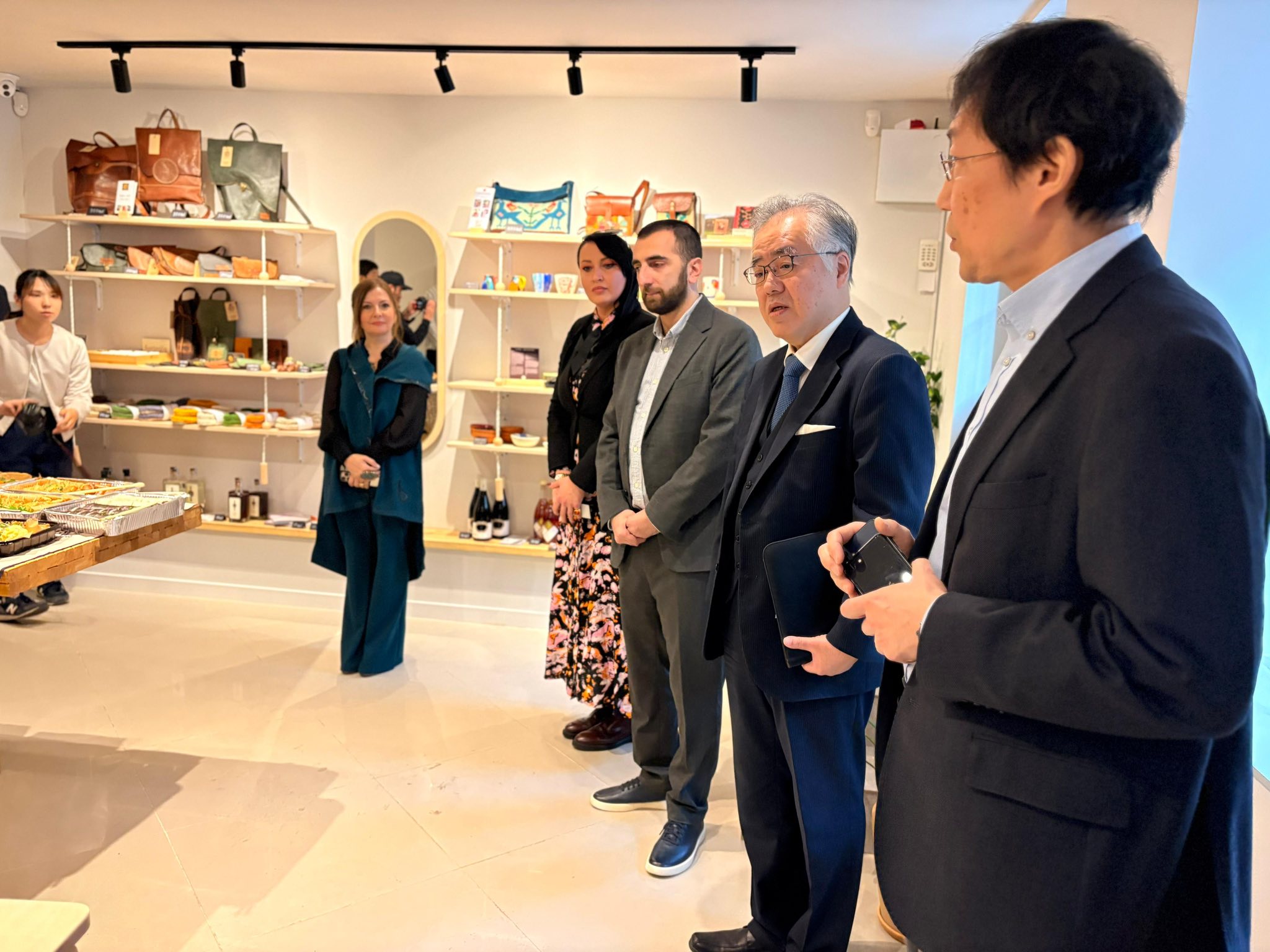 ფარმაკოქიმიის ინსტიტუტის მიერ წარმოებული ახალი ქართული ბიო მცენარეული ზეთები თბილისში იაპონურ კონცეფციაზე დაფუძნებულ მაღაზიაში